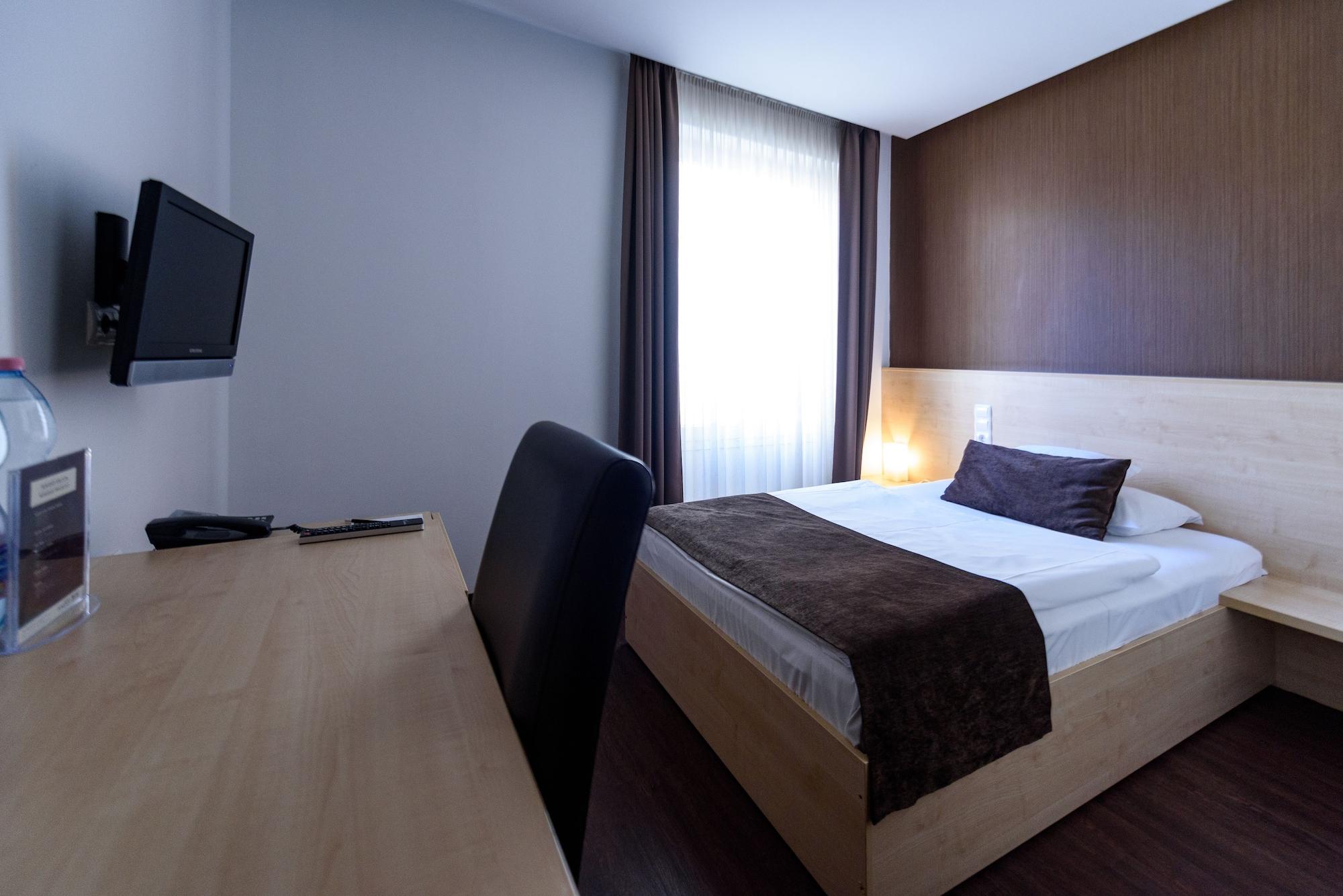 Promenade City Hotel Будапеща Екстериор снимка