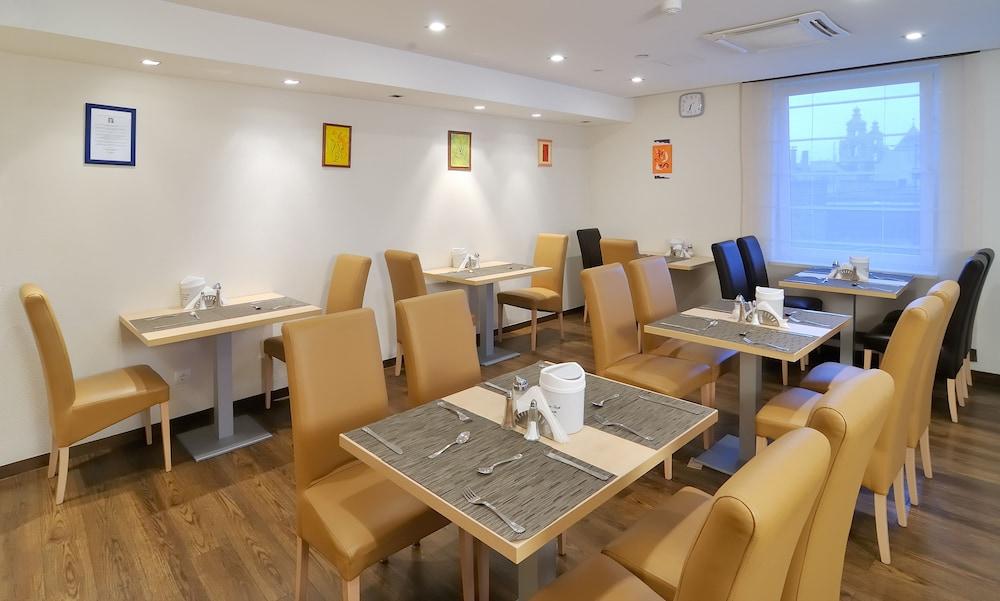 Promenade City Hotel Будапеща Екстериор снимка