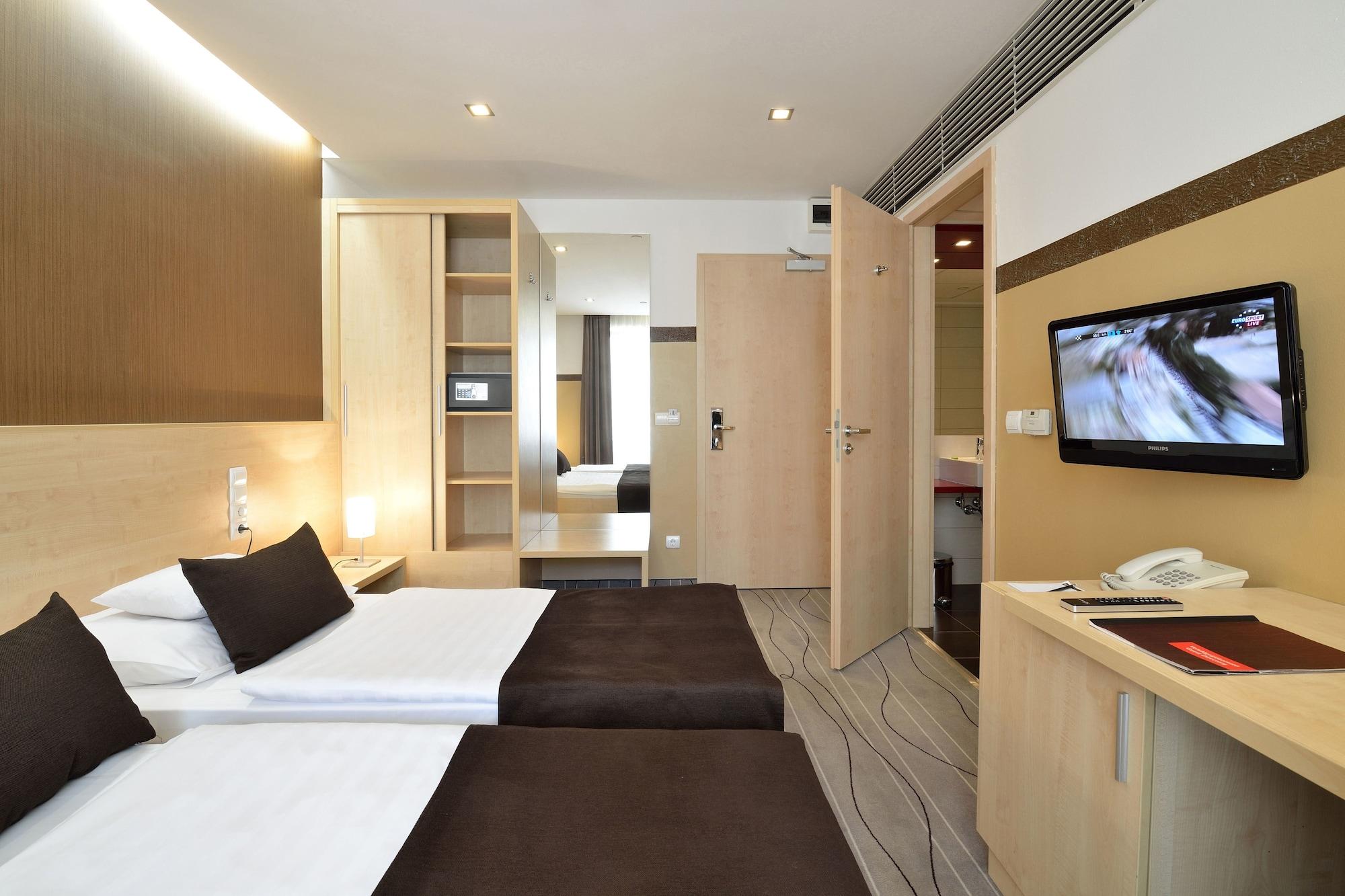 Promenade City Hotel Будапеща Екстериор снимка