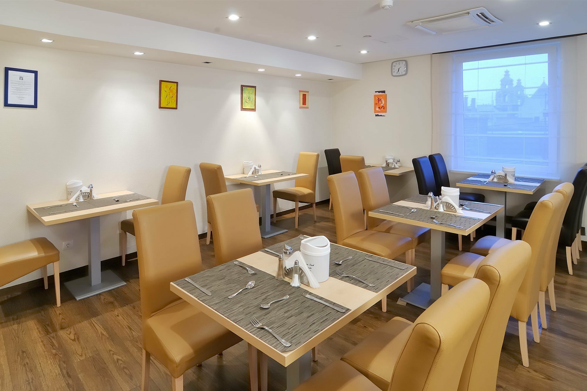 Promenade City Hotel Будапеща Ресторант снимка